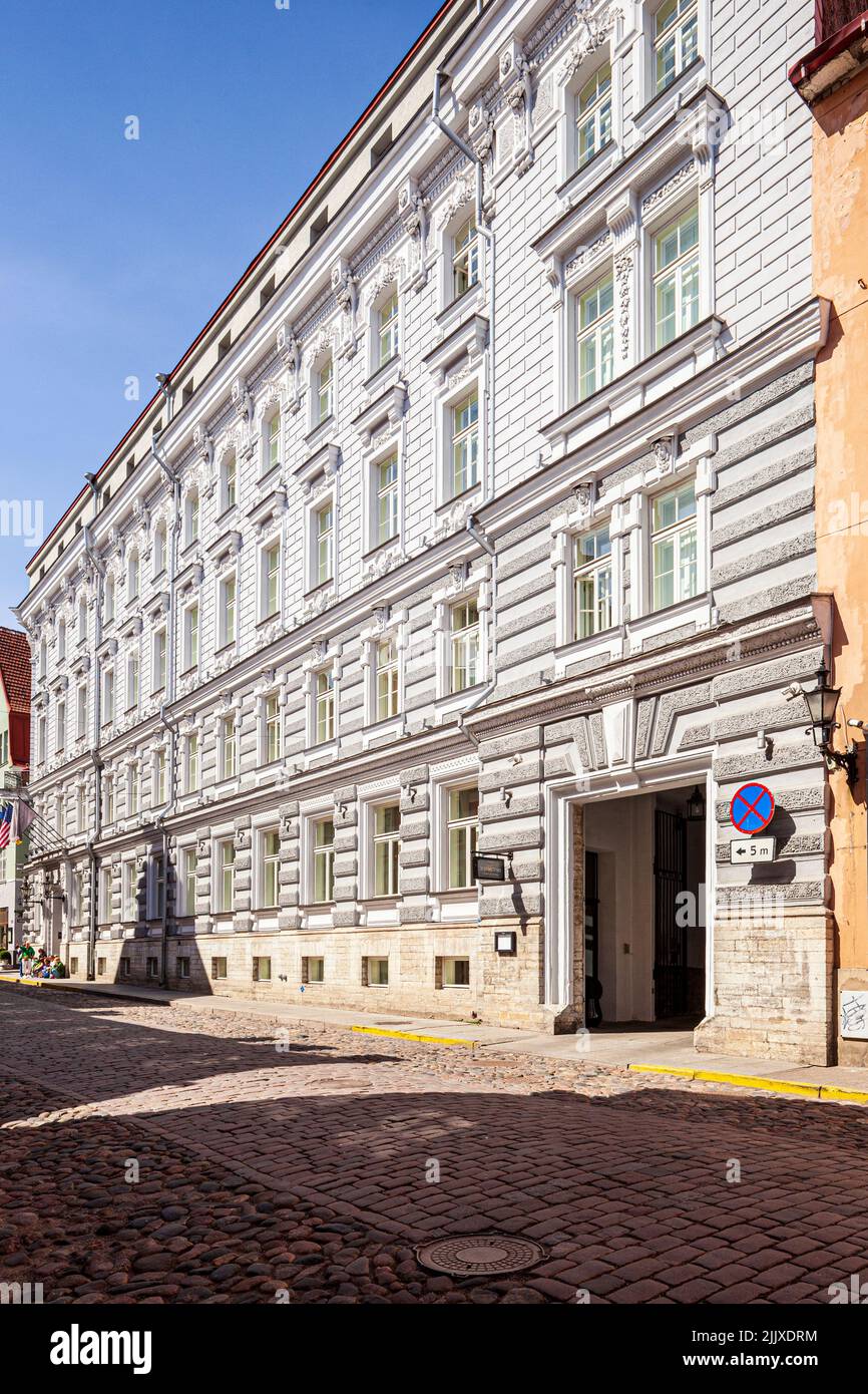 El hotel de 5 estrellas de lujo Telegraaf (originalmente una oficina de correos) en Vene Street 9 en el casco antiguo de Tallinn, la capital de Estonia Foto de stock
