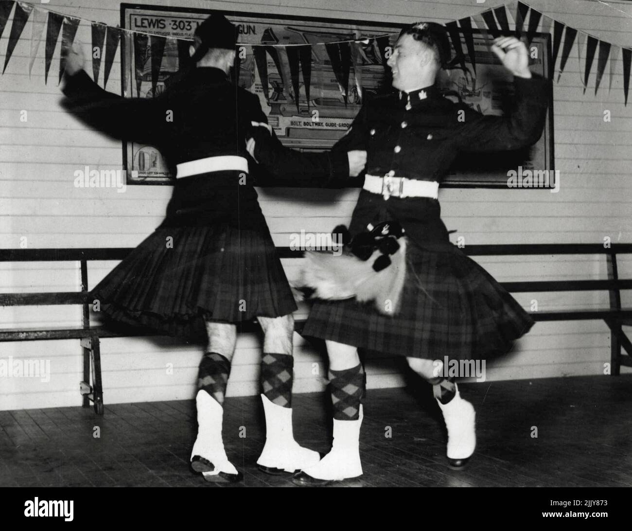 Un carrete escocés de N.S.W. Regimiento Escocés ***** baile. 20 de octubre de 1938. Foto de stock