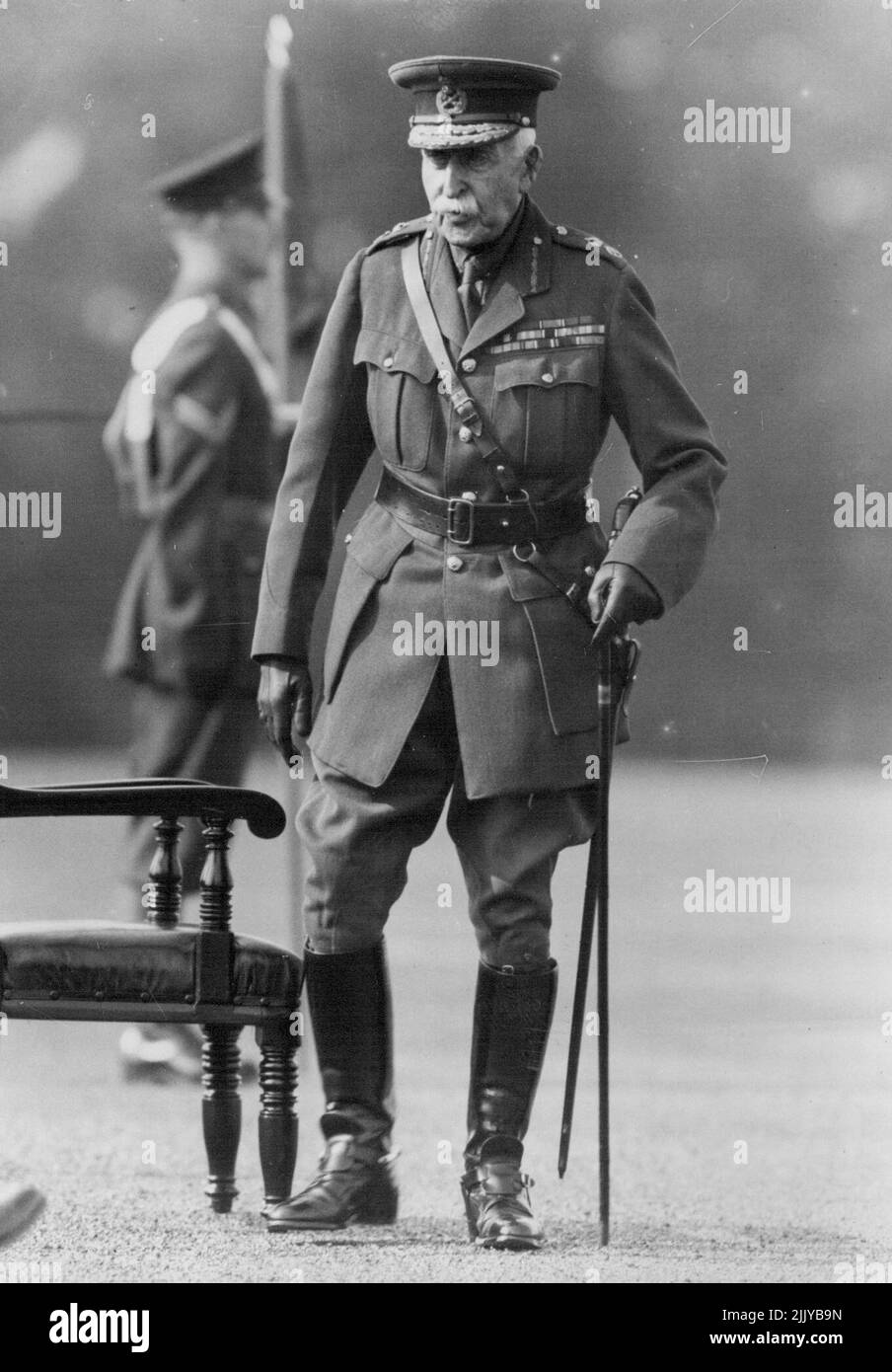 Familia Real - Inglés. Una fotografía reciente de Field-Marshall S.A.R. el duque de Connaught, que tiene 87 años de edad, con ocasión de su visita al Royal Military College, Sandhurst, Surrey. 25 de septiembre de 1937. (Foto de Sports & General Press Agency Limited). Foto de stock