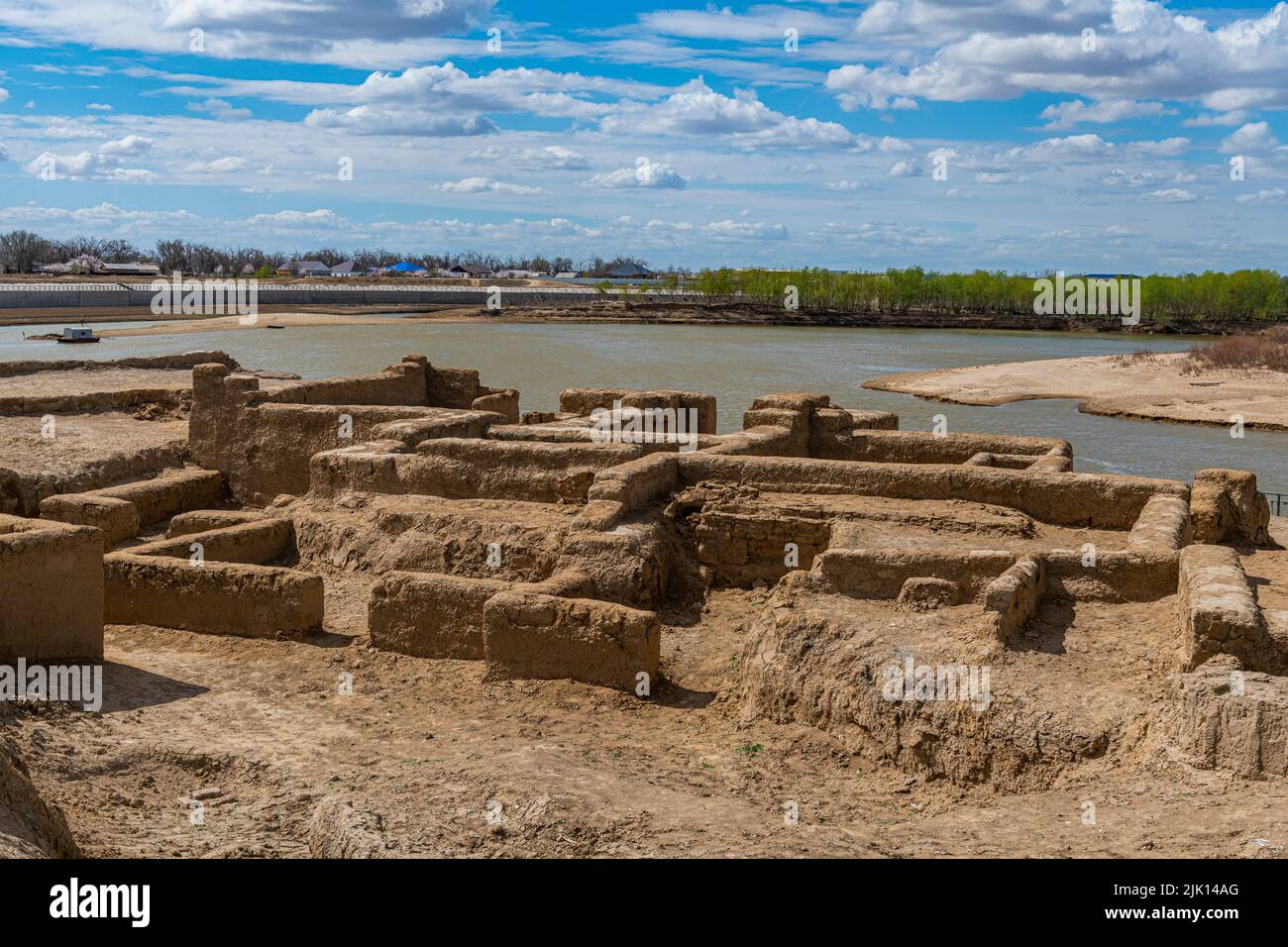 Antiguo asentamiento de Saray-Juk sobre el río Ural, Atyrau, Kazajstán, Asia Central, Asia Foto de stock