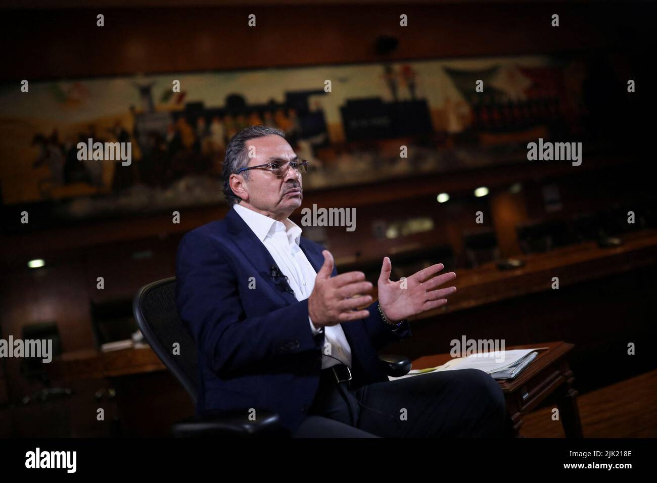Octavio Romero, Director Ejecutivo de Pemex, Gestos durante una entrevista con Reuters en la sede de la petrolera estatal Pemex en Ciudad de México, México, 28 de julio de 2022. REUTERS/Edgard Garrido Foto de stock