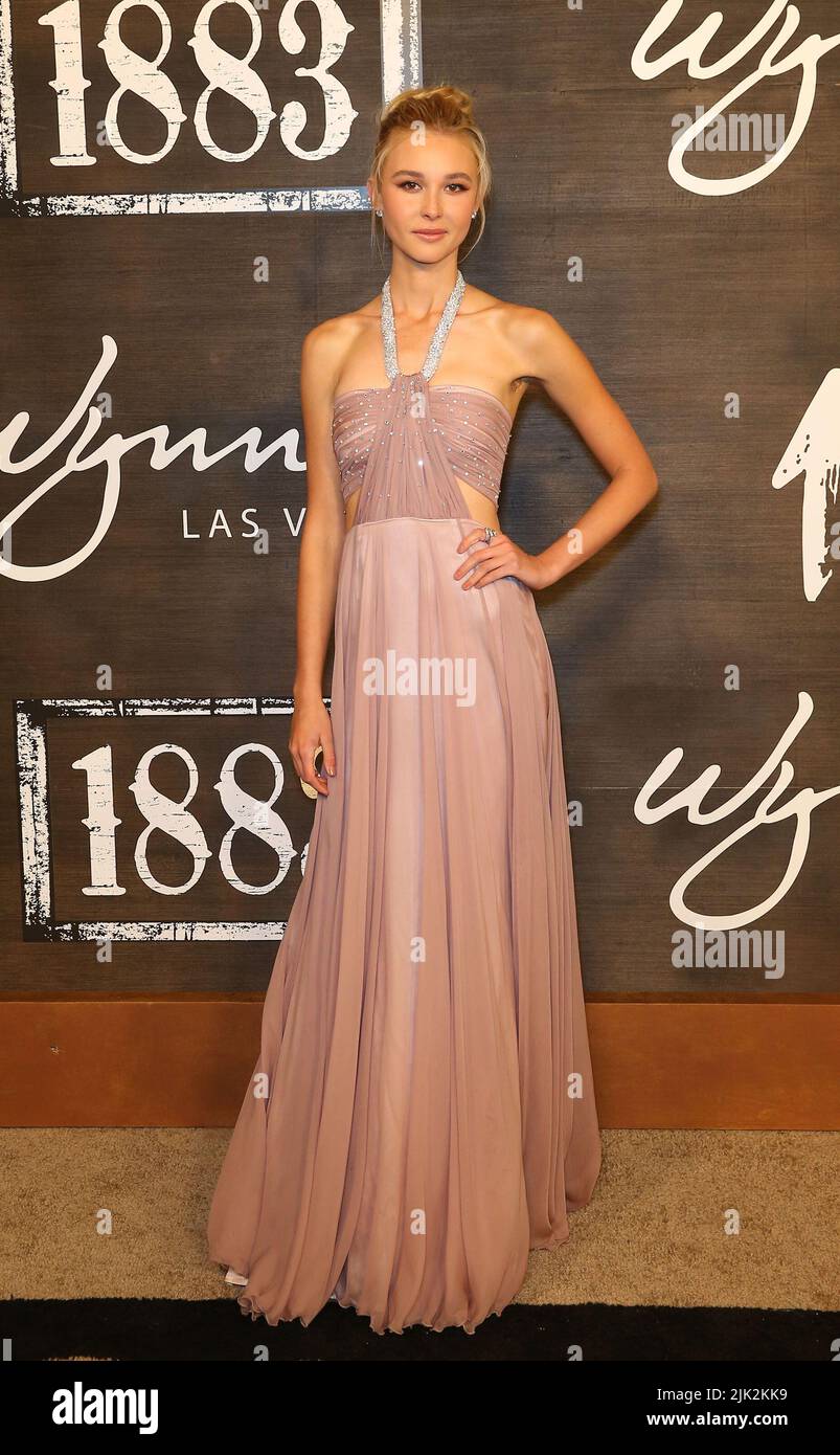 1883 World Premiere Red Carpet en Wynn Las Vegas Presentando Isabel