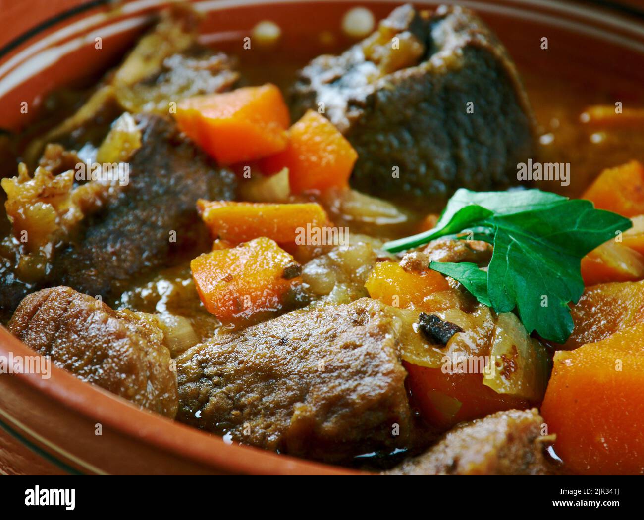 Estofado de Marara - famoso plato africano de tripas y despojos típicos de Chad Foto de stock