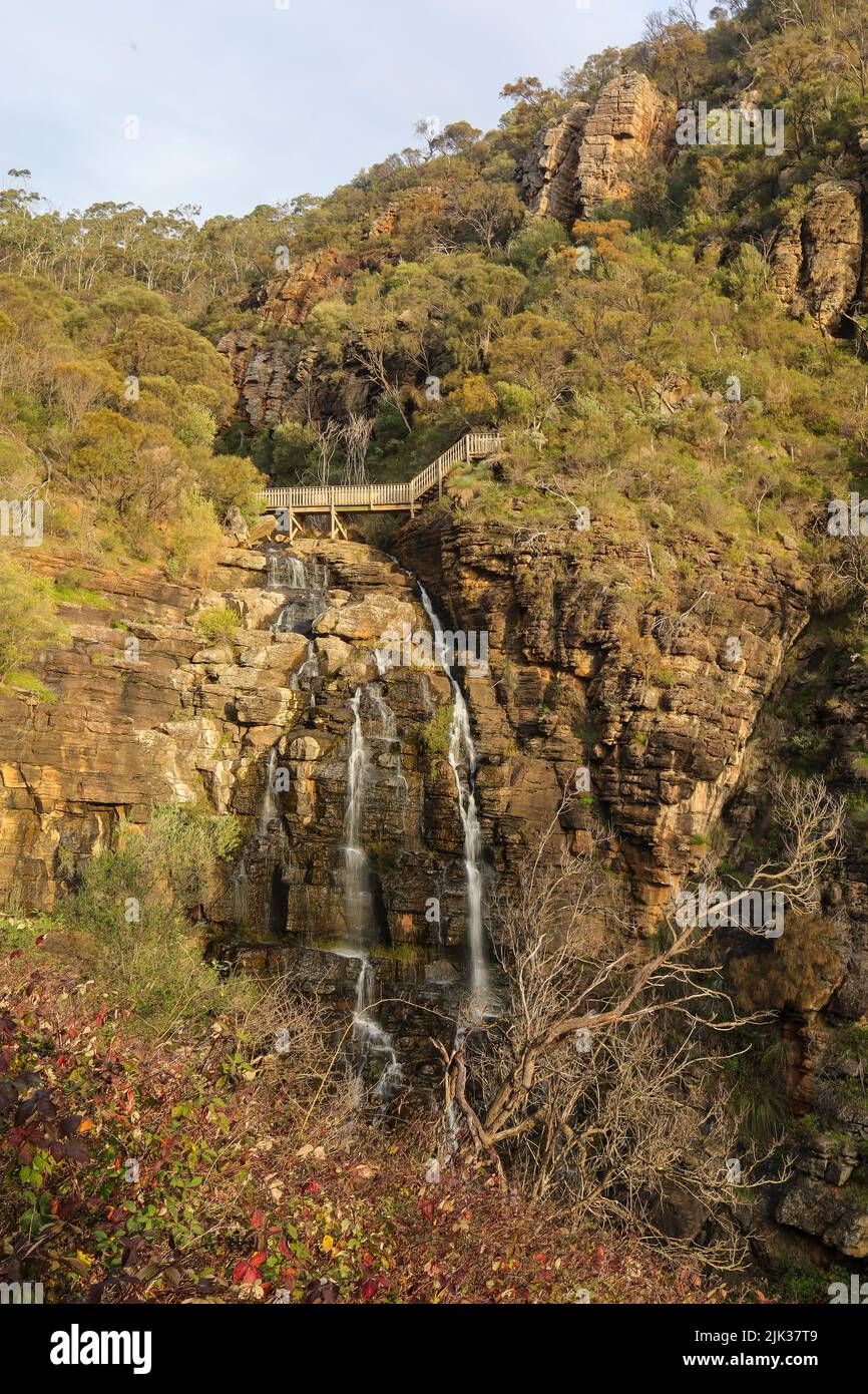 Vista increíble del segundo otoño en el Parque de Conservación Morialta en Australia Meridional Foto de stock