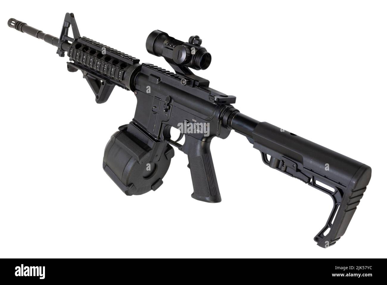 Rifle de asalto M4 con óptica y cargador de tambor aislado sobre un fondo  blanco Fotografía de stock - Alamy