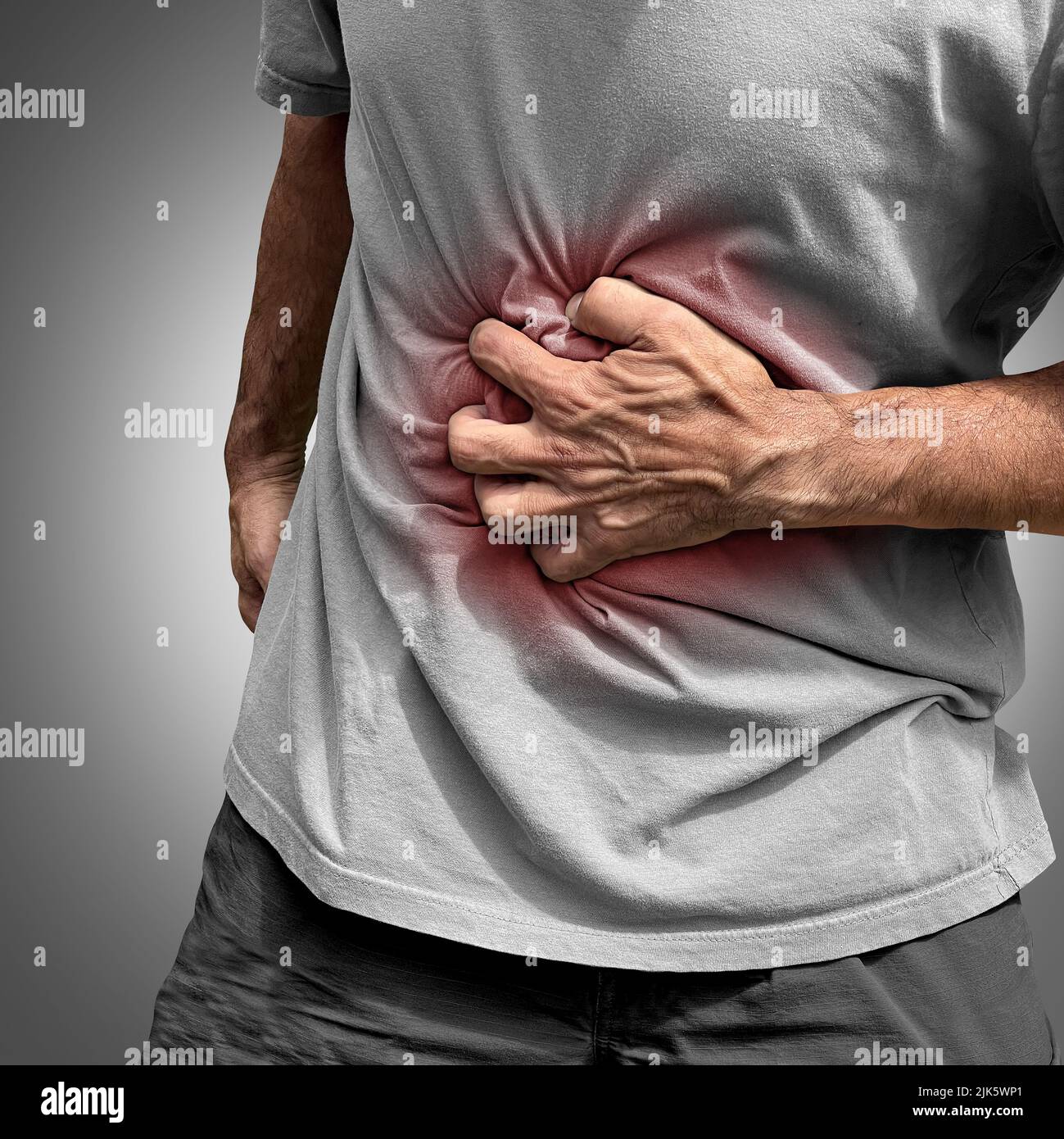 Dolor de estómago Dolor de estómago o dolor de estómago como una enfermedad abdominal como la enfermedad de Crohn o IBS y úlceras que representan inflamación intestinal hinchazón Foto de stock