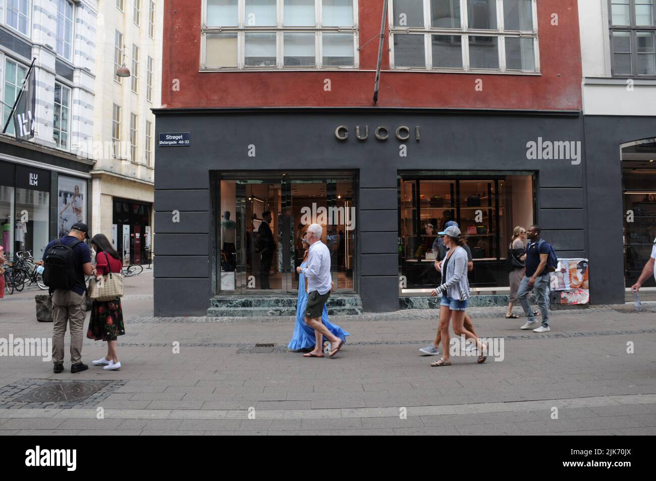 Copenhague /Dinamarca/31July 2022/people walk tienda Gucci en stroeget en  la capital danesa Copenhague. (Foto..Francis Joseph Dean/Dean Pictures  Fotografía de stock - Alamy