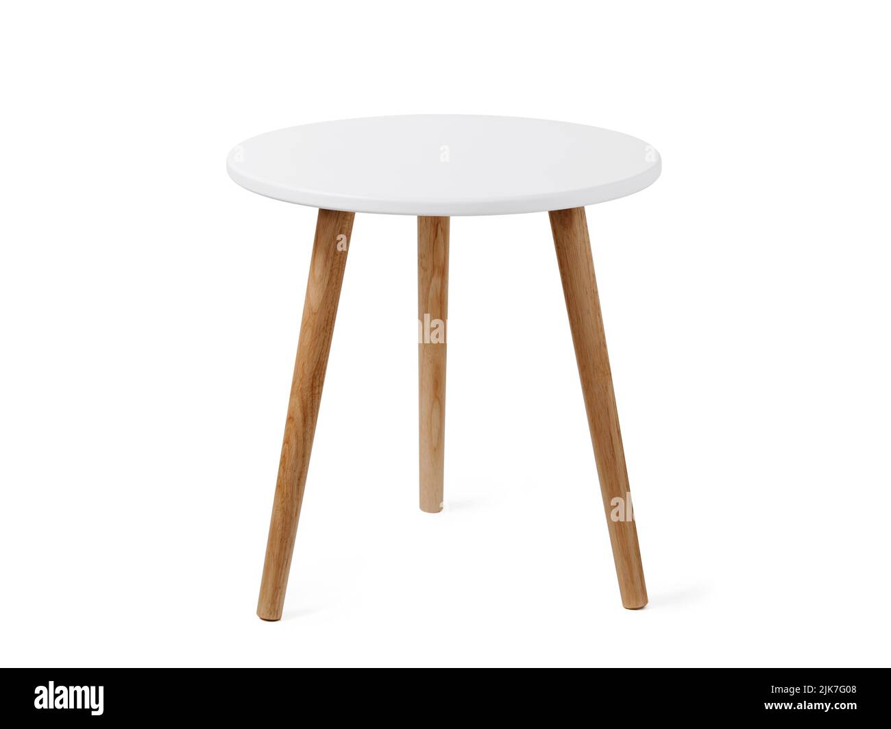 Mesa de café redonda o mesa final de estilo escandinavo, aislada sobre fondo blanco con ruta de corte. Pequeña mesa redonda blanca con 3 patas de madera sobre fondo blanco. Foto de stock