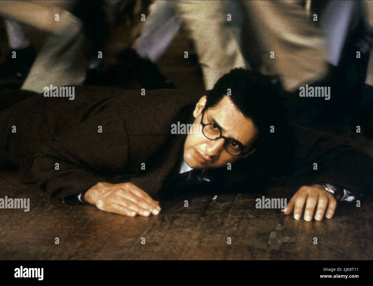 John Turturro Film: Barton Fink (EE.UU./Reino Unido 1991) Personajes: Barton Fink Director: Joel Coen, Ethan Coen (Uncred) 21 de agosto de 1991 **ADVERTENCIA** Esta fotografía es para uso editorial solamente y es el copyright del TÍTULO DE TRABAJO y/o del fotógrafo asignado por la Compañía de Cine o Producción y sólo puede ser reproducida por publicaciones en conjunción con la promoción de la Película anterior. Se requiere un crédito obligatorio para EL TÍTULO DE TRABAJO. El fotógrafo también debe ser acreditado cuando se conozca. No se puede conceder ningún uso comercial sin la autorización por escrito de la Film Company. Foto de stock