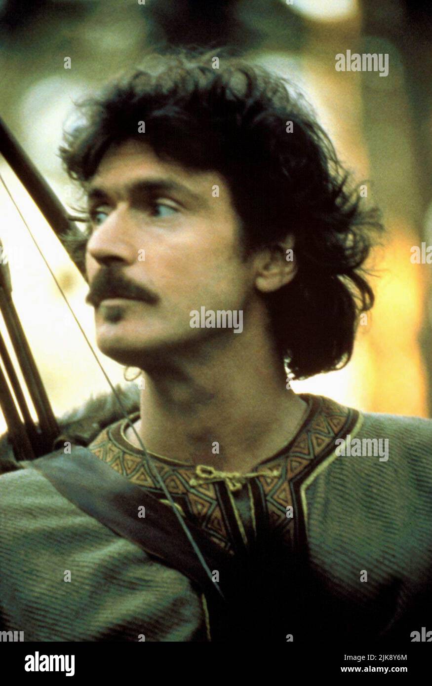 Patrick Bergin Película: Robin Hood (USA/CAN/UK/DE 1991) Personajes: Sir Robert Hode / <a href= Director: John Irvin 13 Mayo 1991 **ADVERTENCIA** Esta fotografía es para uso editorial solamente y es propiedad de 20th CENTURY FOX y/o del Fotógrafo asignado por la Film o Production Company y sólo puede ser reproducida por publicaciones en conjunción con la promoción de la película anterior. Se requiere un crédito obligatorio para 20th CENTURY FOX. El fotógrafo también debe ser acreditado cuando se conoce. No se puede conceder ningún uso comercial sin la autorización escrita de la Film Company. Foto de stock