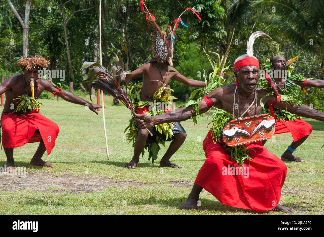 Baile de bienvenida tribal malagan presentado en Nueva Irlanda, Papúa Nueva Guinea Foto de stock