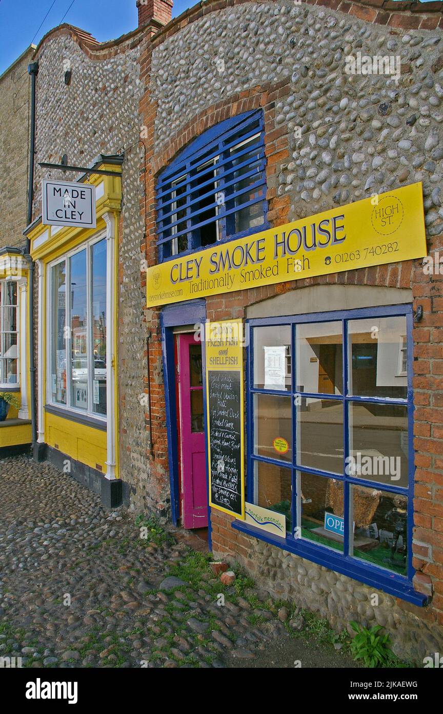 Cley Smoke House, instalaciones para fumadores de pescaderos y peces, Cley Next the Sea, Norfolk, Reino Unido Foto de stock