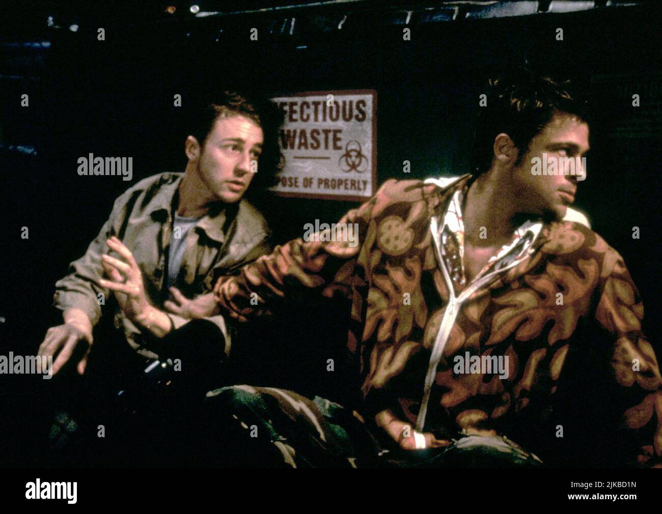 Edward Norton & Brad Pitt Película: Fight Club (USA/DE 1999) Personajes: El  Narrador, Tyler Durden Director: David Fincher 10 Septiembre 1999  **ADVERTENCIA** Esta fotografía es para uso editorial solamente y es el