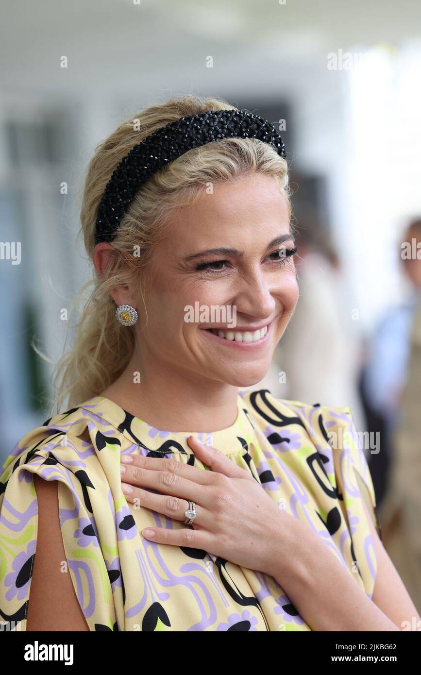 Pamaphoto día de las damas cantante pixie lott fotografías e imágenes de  alta resolución - Alamy