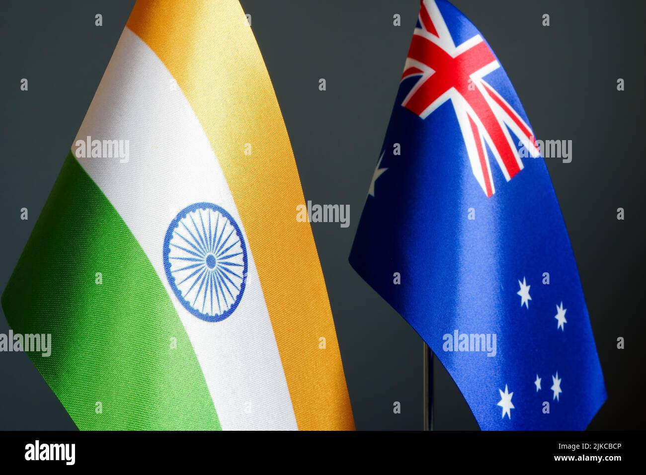 Banderas de la India y Australia como símbolo de la diplomacia. Foto de stock