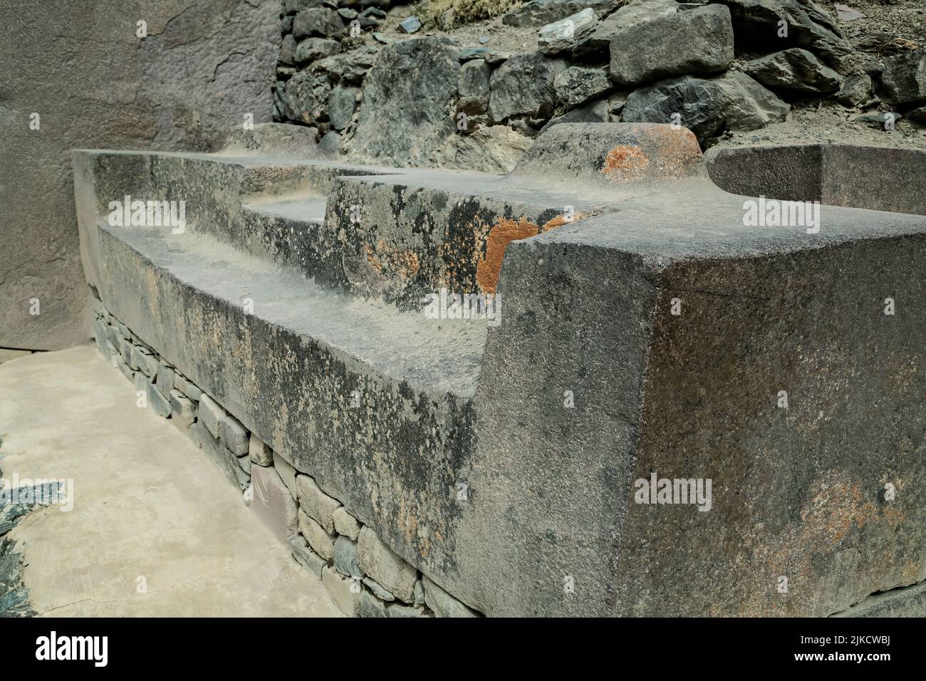 Trono de piedra tallada, ruinas incas de Ollantaytambo, Ollantaytambo, Urubamba, Cusco, Perú Foto de stock