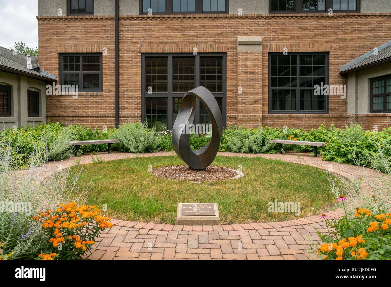 MORRIS, MN, EE.UU. - 9 DE JULIO de 2022: Edificio científico en el campus de la Universidad de Minnesota Morris. Foto de stock
