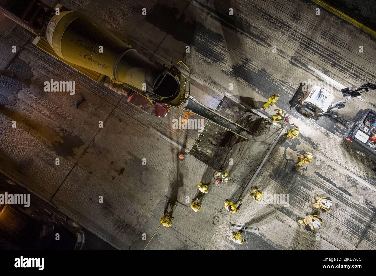 Vista aérea de la reparación nocturna de la autopista, Filadelfia, Pensilvania, EE.UU Foto de stock