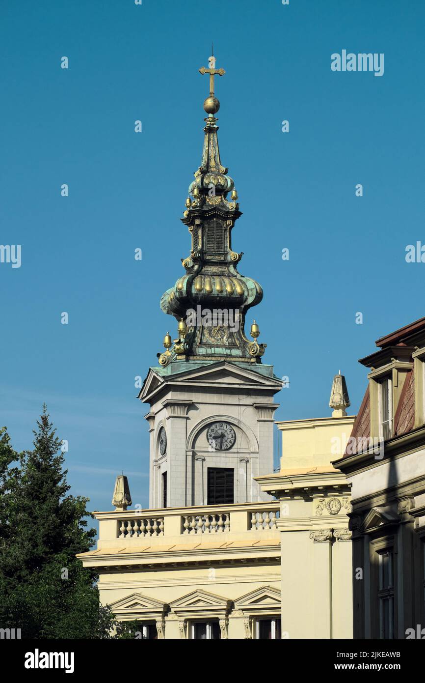 Campanario de la Catedral de San Miguel en Belgrado, Serbia Foto de stock