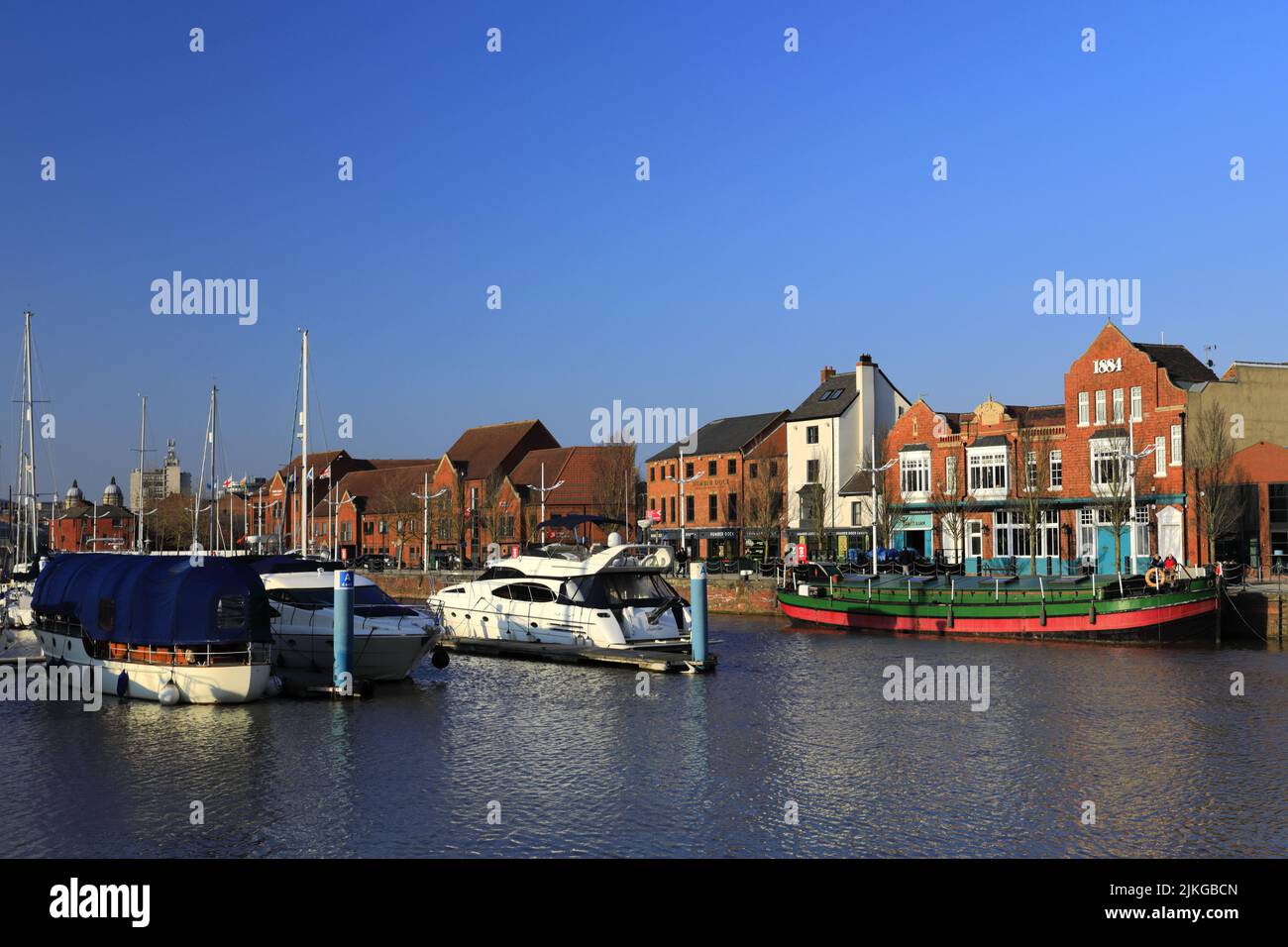 Barcos en la Marina, Kingston-upon-Hull, East Riding of Yorkshire, Humberside, Inglaterra, Reino Unido Foto de stock