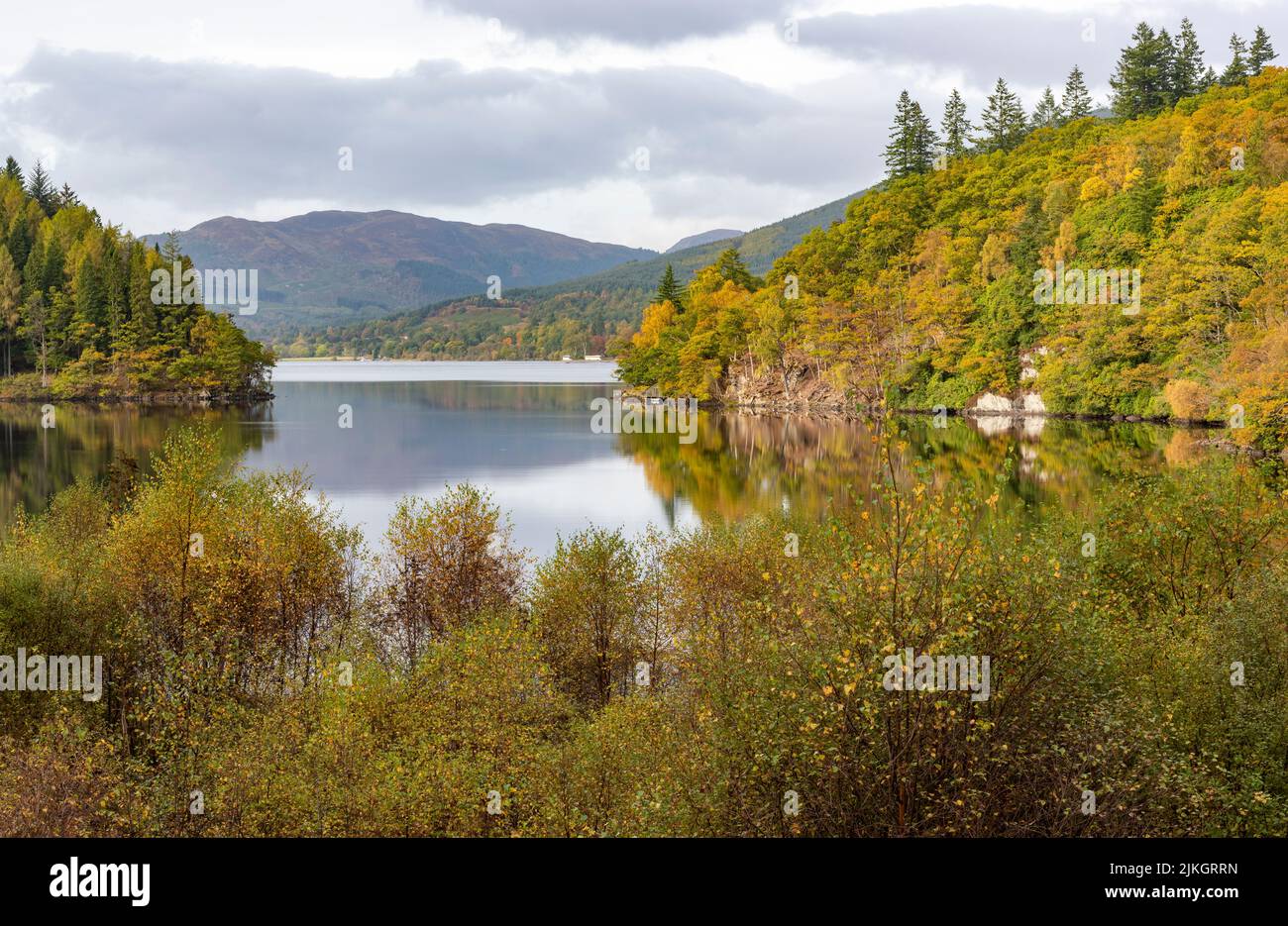 Loch Ard en otoño Foto de stock