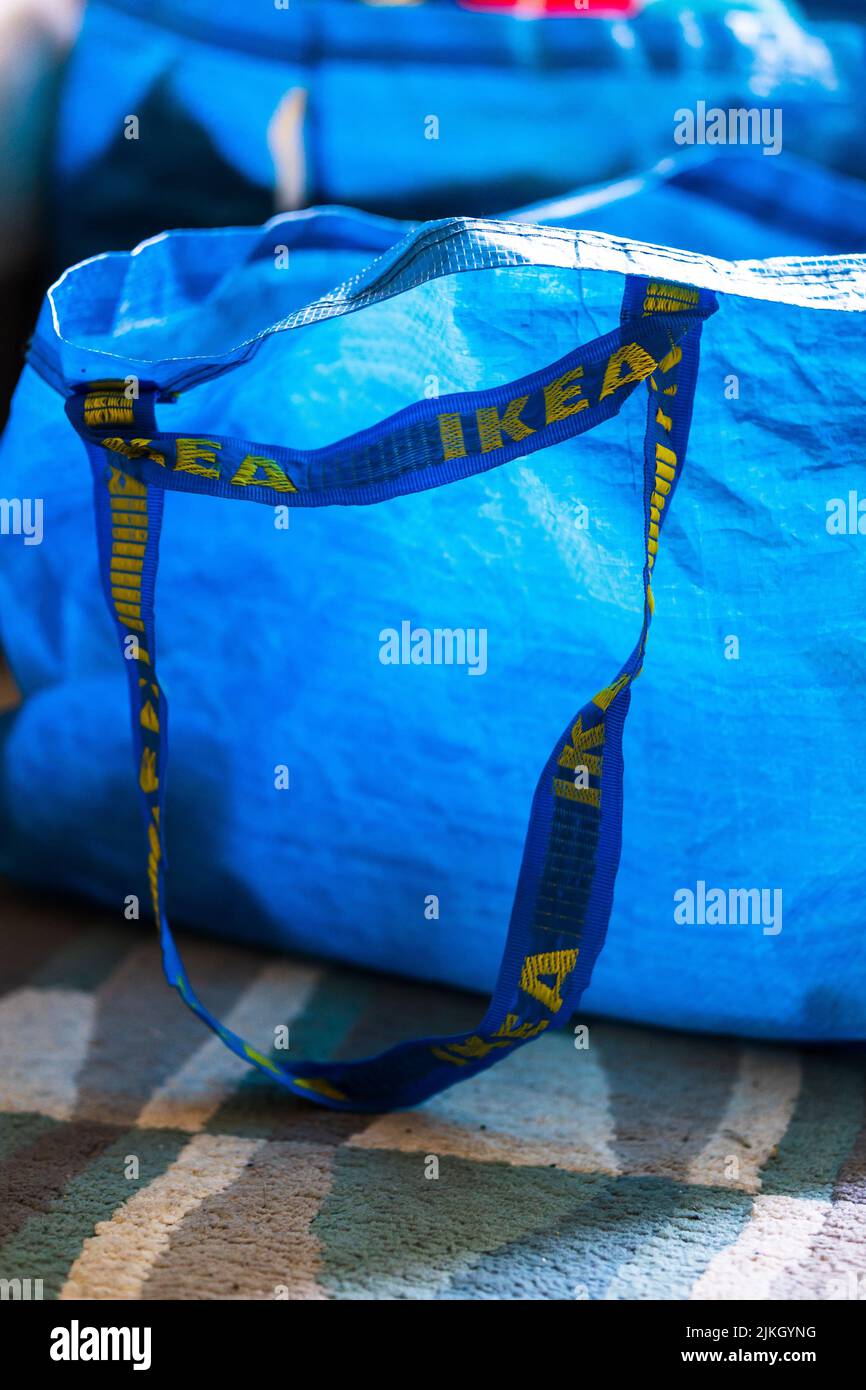 Ikea bag fotografías e imágenes de alta resolución - Alamy