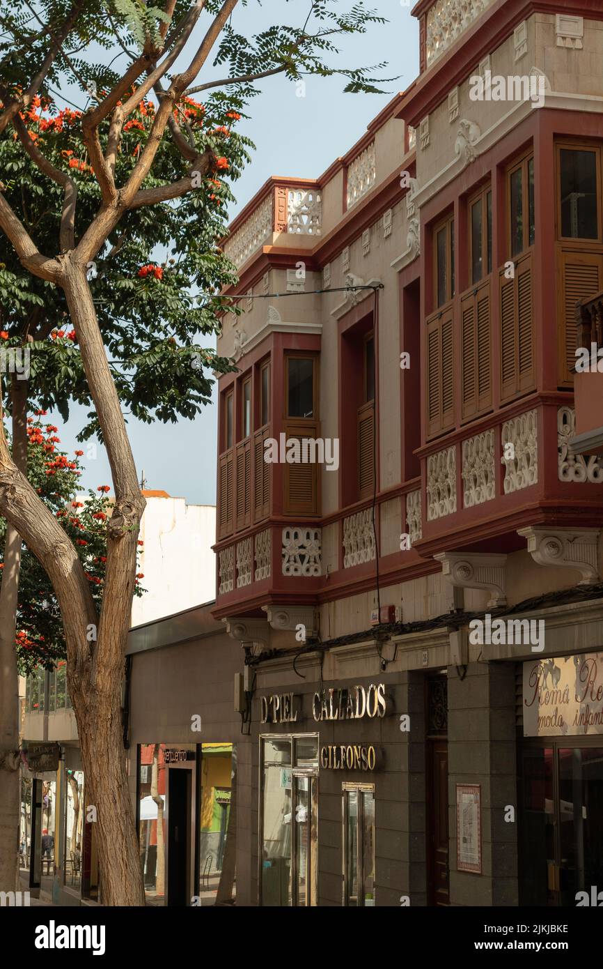 Imagen vertical de las calles de Las Palmas en Gran Canaria, España Foto de stock