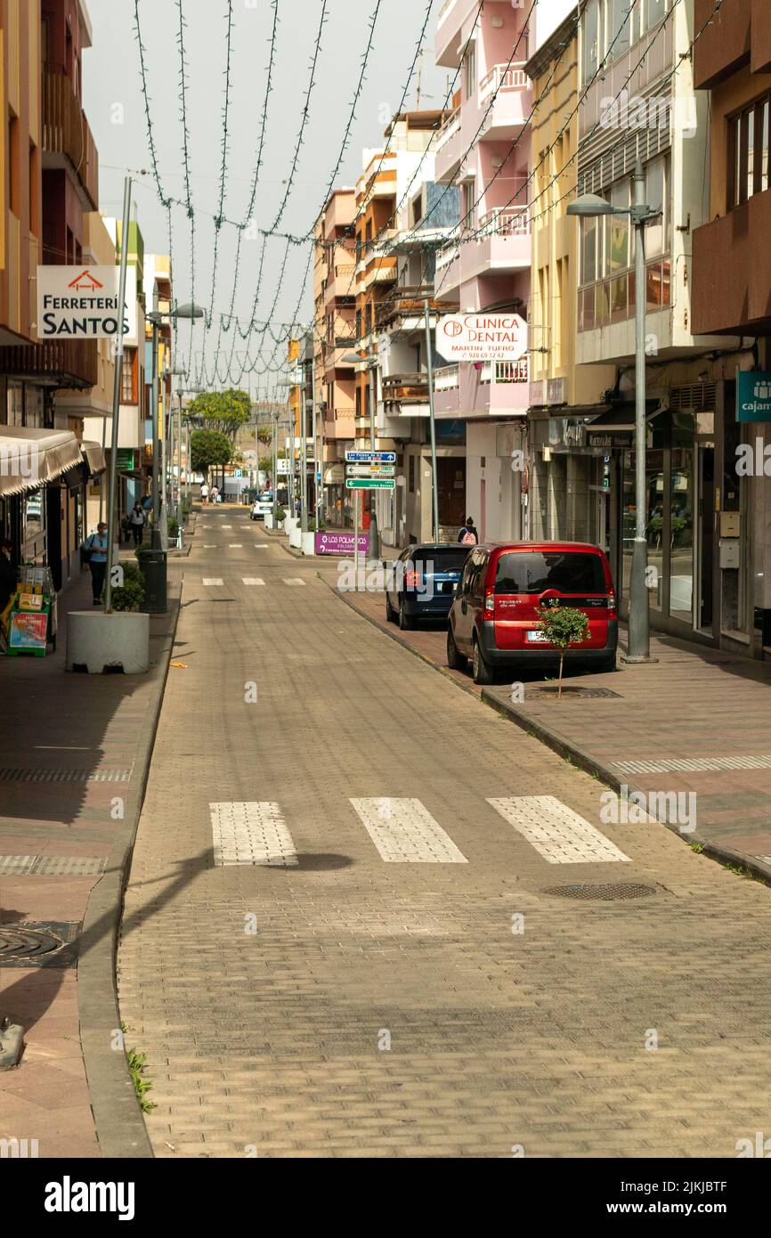 Imagen vertical de las calles de Las Palmas en Gran Canaria, España Foto de stock