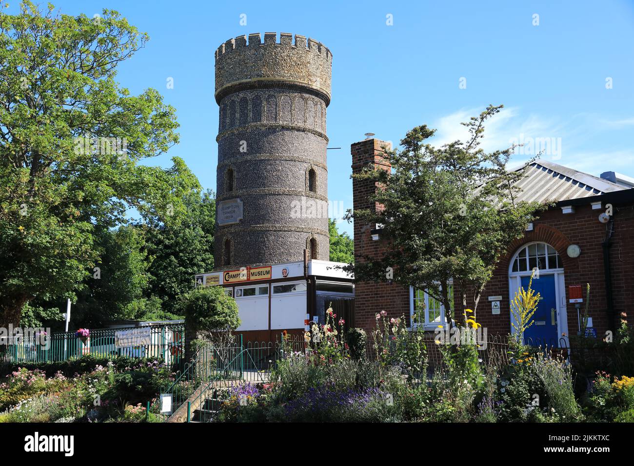 Crampton Tower, un museo de historia local, para exposiciones de trenes y trenes y modelos en una histórica torre de suministro de agua, en Broadway, Broadstairs, Kent Foto de stock