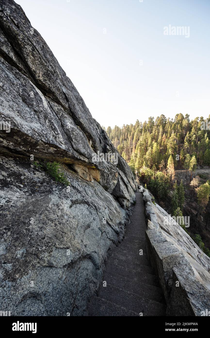Camino a Moro Rock, Parque Nacional Sequoia, California Foto de stock
