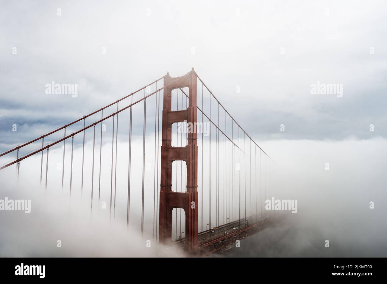 Detalle arquitectónico del puente Golden Gate, San Francisco, California Foto de stock