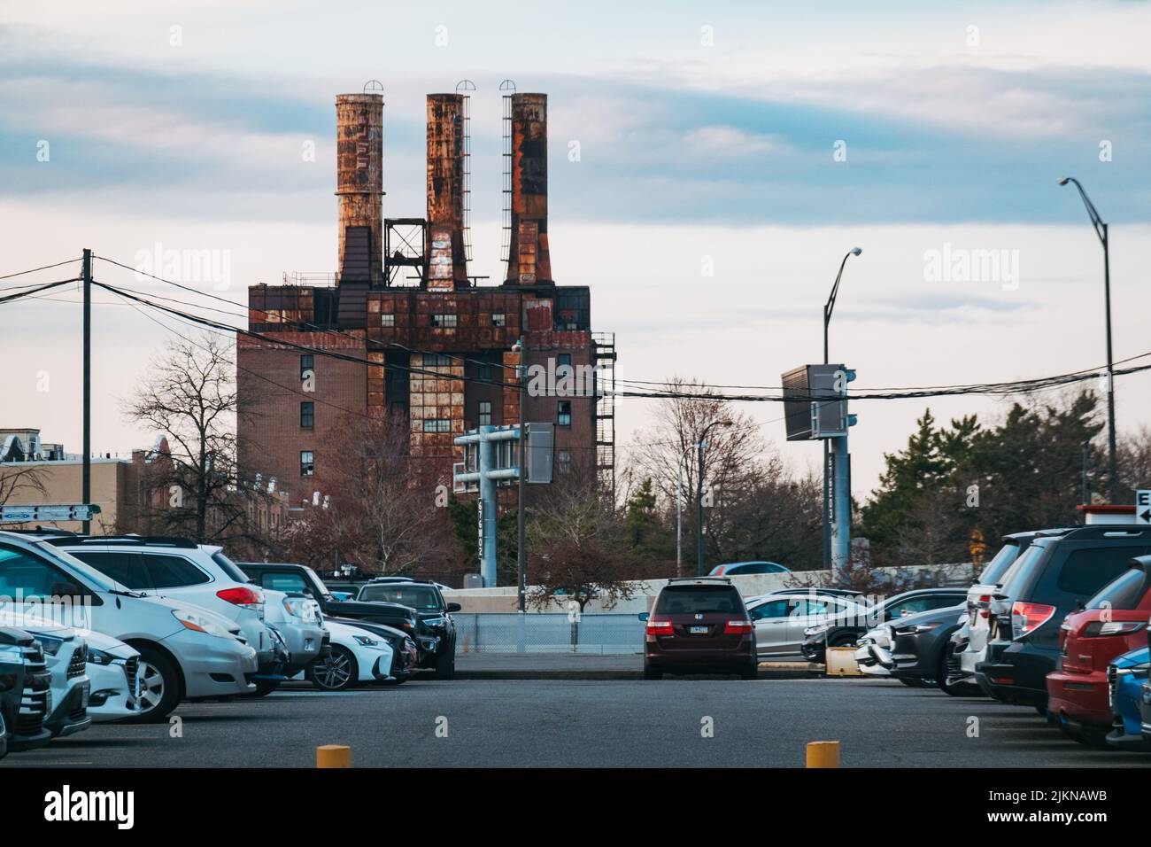 La antigua planta de generación de vapor Willow en Filadelfia, EE.UU. Construido en 1927, ahora desaparecido y abandonado. Foto de stock