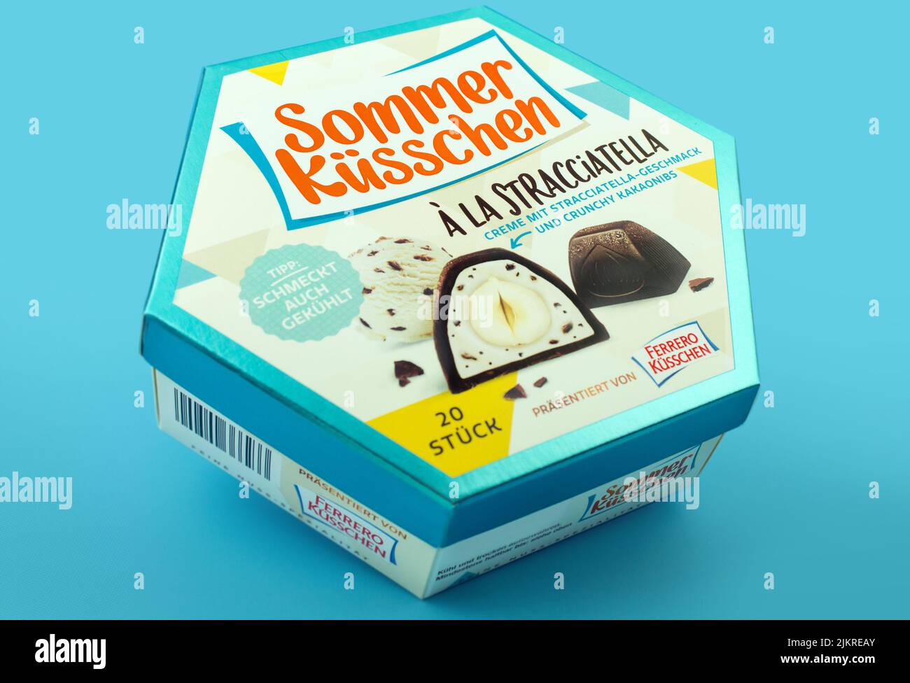 Ferrero Küsschen Stracciatella mit Verpackung Foto de stock