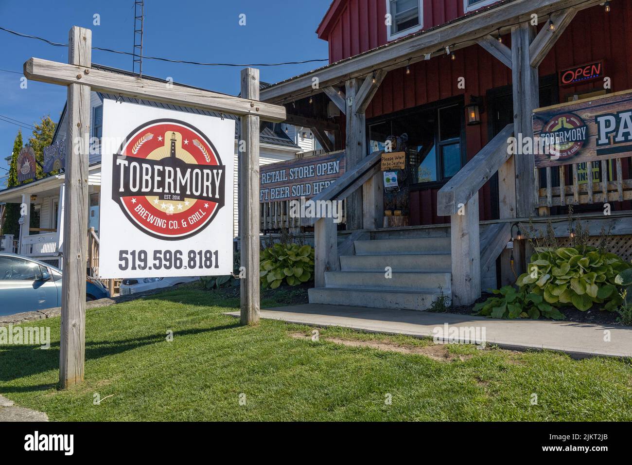 Tobermory Brewing Co y Grill Cerveza artesanal y Restaurante en Tobermory Ontario, Canadá Foto de stock