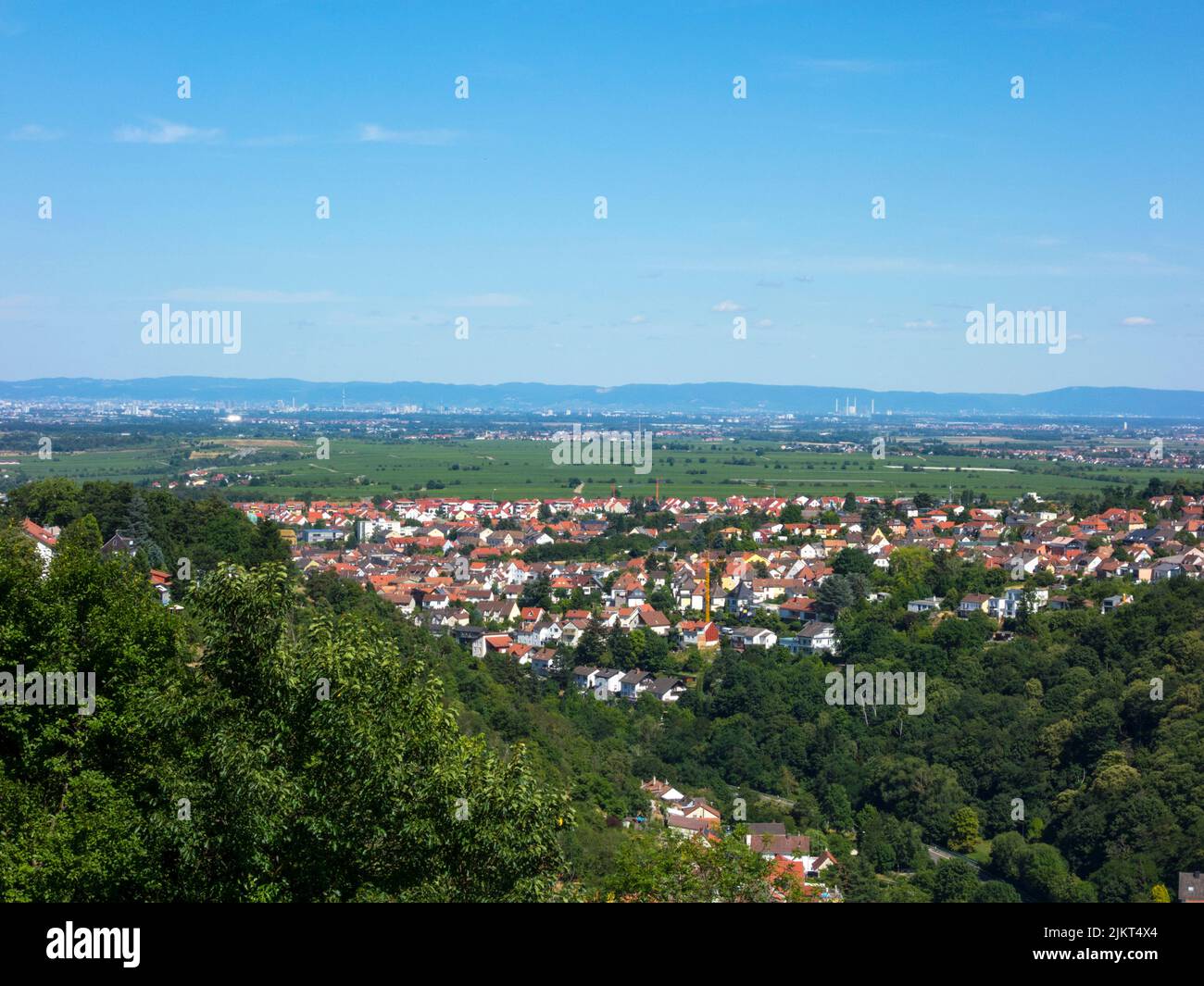 Bad Duerkheim visto desde el monasterio de Limburgo Foto de stock
