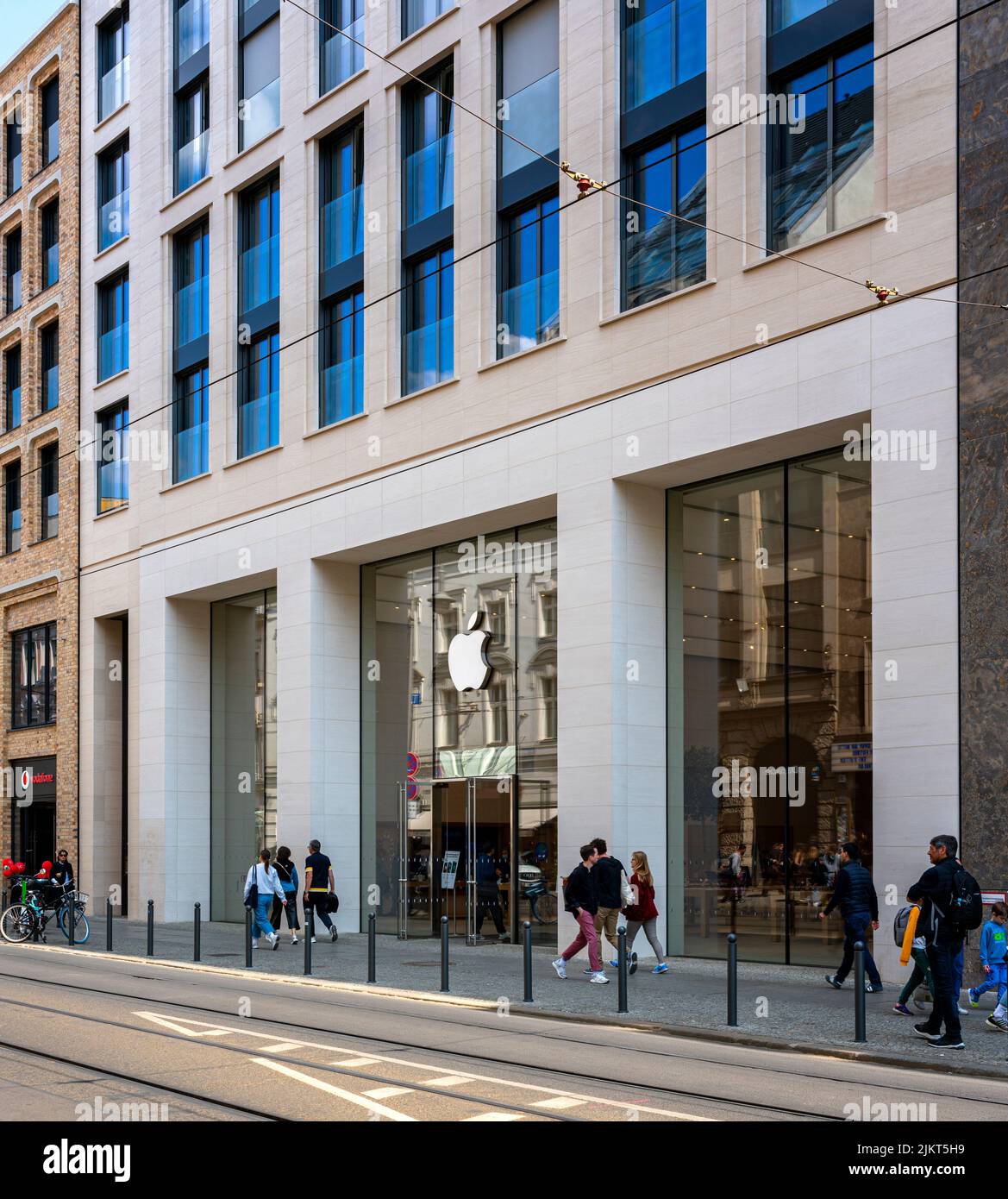 Apple Store, Rosenthaler Straße en Berlín Mitte Foto de stock