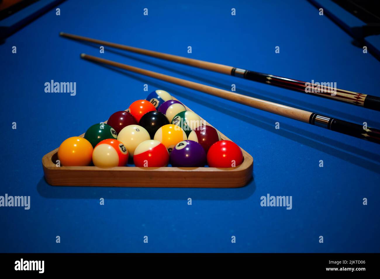 Pool balls blur fotografías e imágenes de alta resolución - Alamy