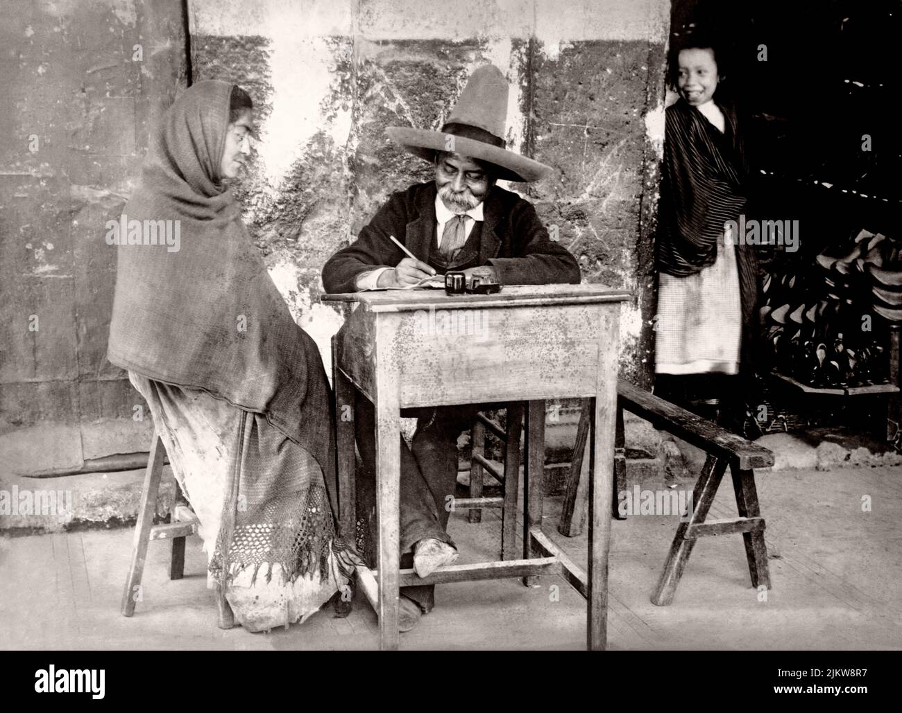 Escritor de cartas públicas, México en 1908 Foto de stock
