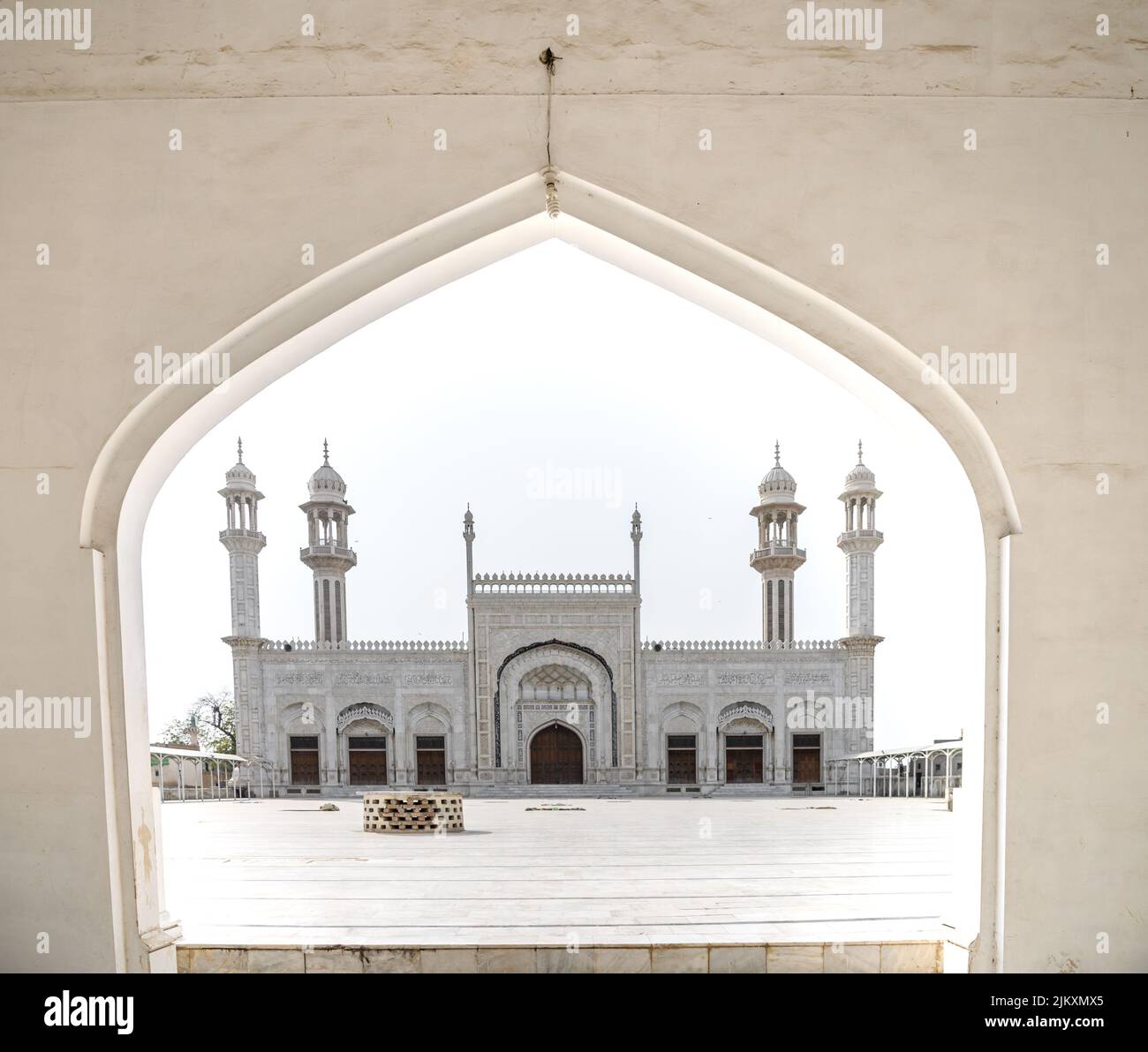 La Mezquita Al-Sadiq es una mezquita ubicada en Bahawalpur, Punjab, Pakistán. Foto de stock