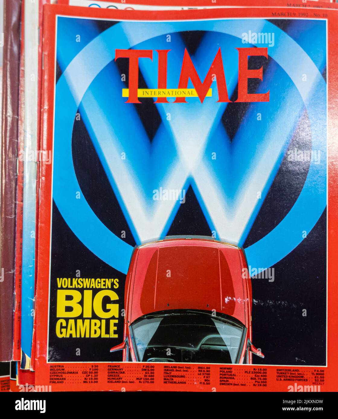 Portada de la revista TIME Volkswagen Big Gamble - 9 de marzo de 1992 Foto de stock
