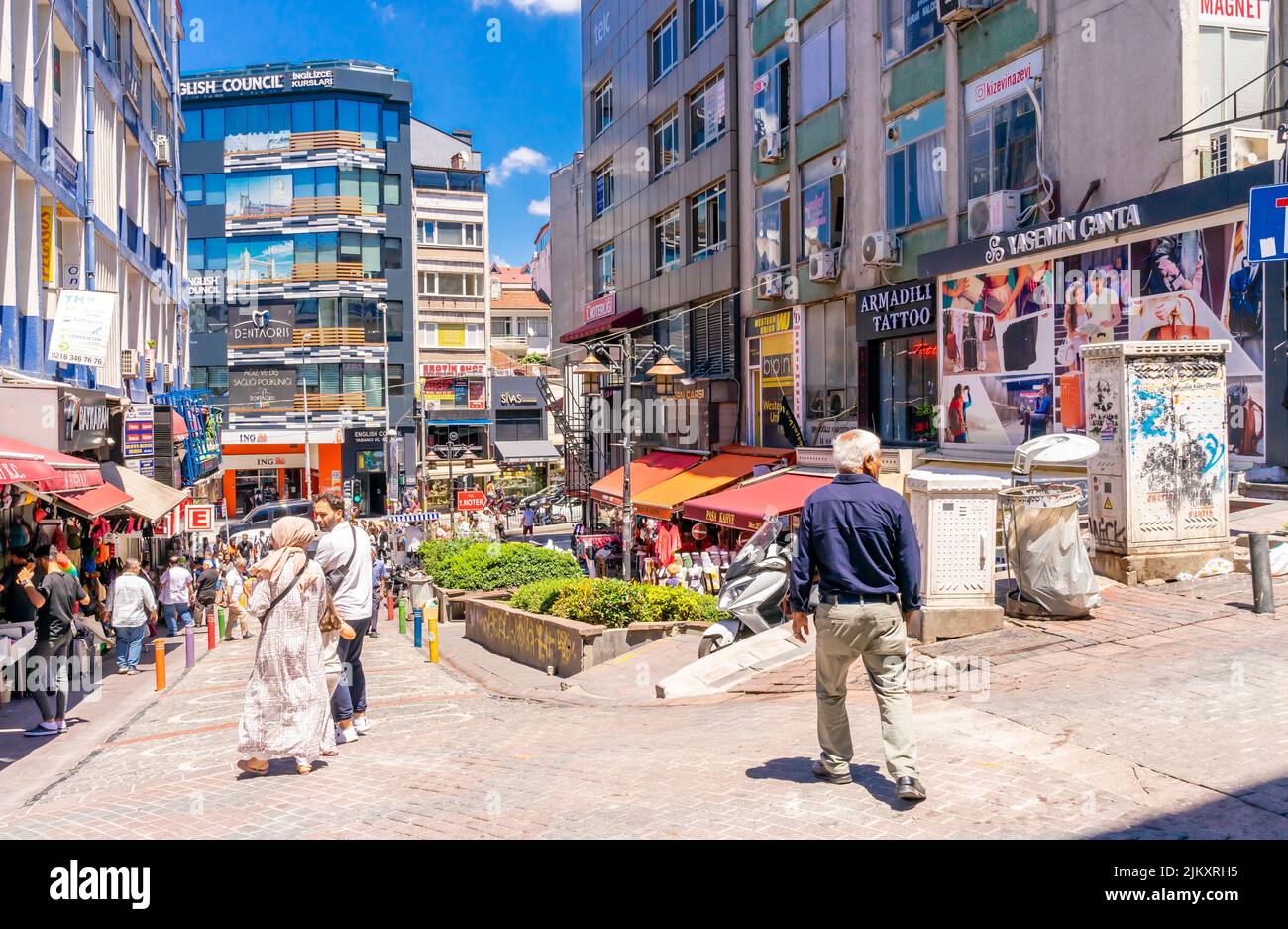 Kırtasiyeci Sk. Zona de paseo, Kadikoy, Estambul, Turquía Foto de stock