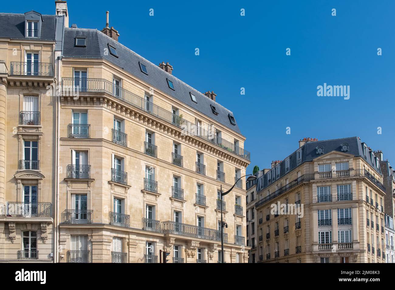 París, edificios de lujo en el centro Foto de stock