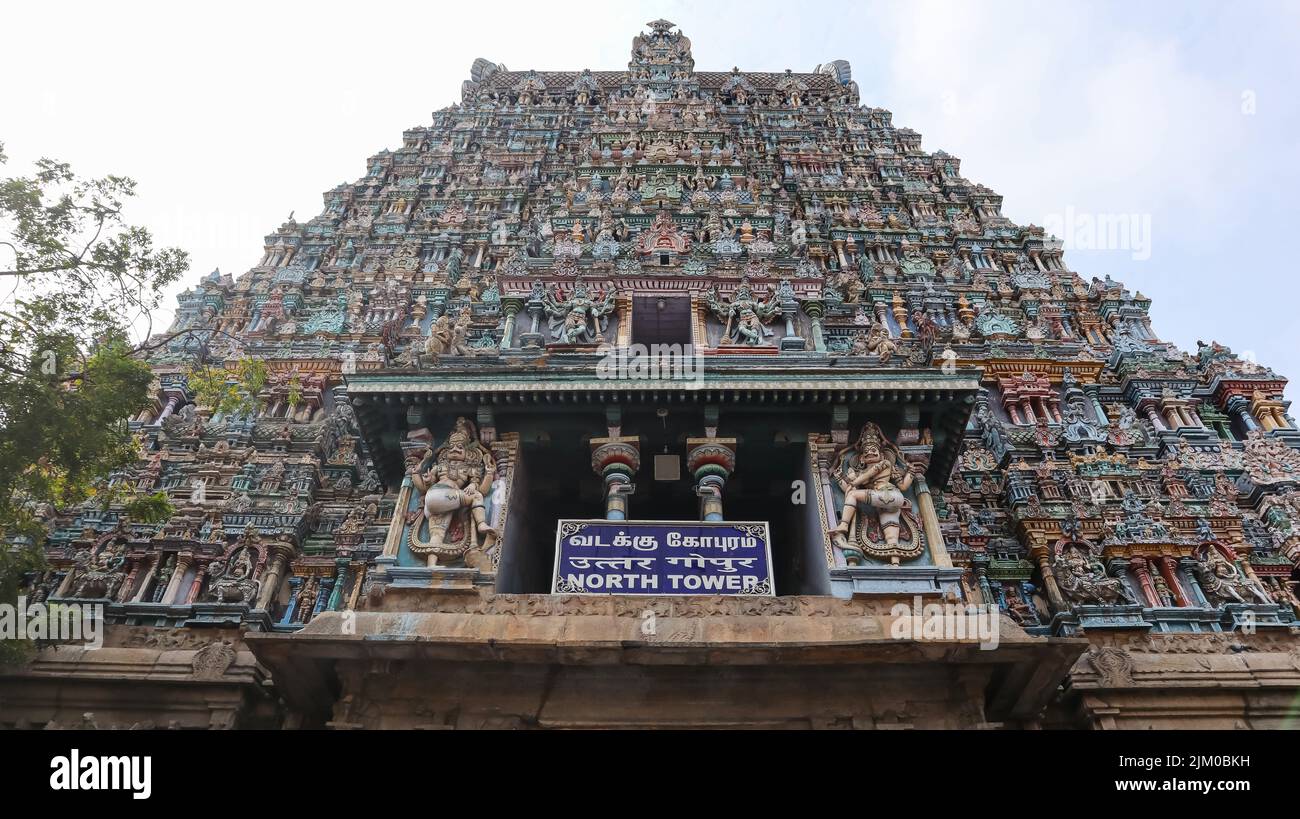 Puerta de entrada de Gopuram Norte del Templo Meenakshi Amman, Templo construido a principios de A.D, Madurai, Tamilnadu, India. Foto de stock
