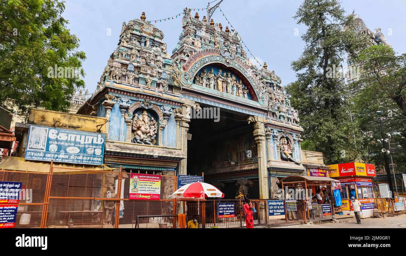 Entrada del lado este del templo Shri Meenakshi Amman, Madurai, Tamilnadu, India. Foto de stock