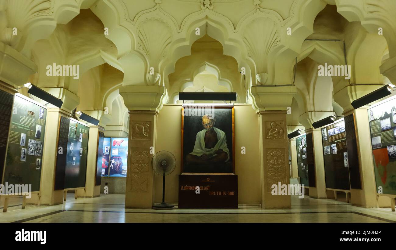 Marco de fotos de Mahatma Gandhi dentro del Gandhi Memorial Museum, Madurai, Tamilnadu, India. Foto de stock