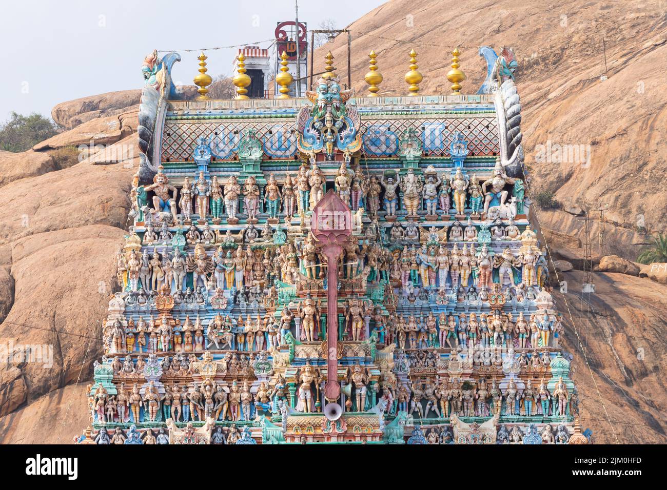 Vista frontal del Templo Arulmigu Subramaniya Swami Dedicado al Señor Murugan, Madurai, Tamilnadu, India. Foto de stock