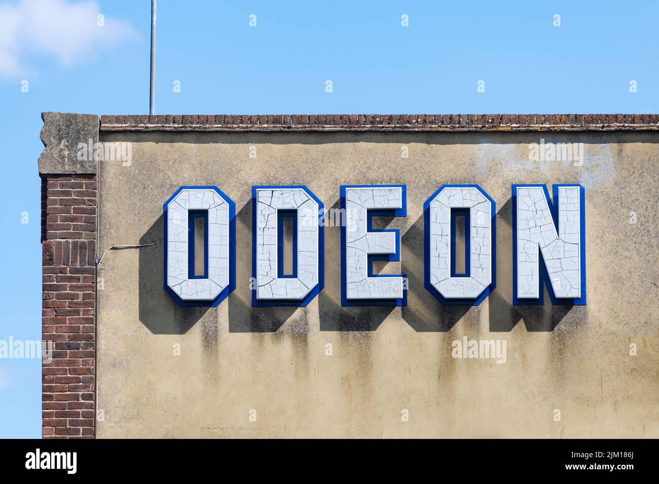 Cartel DE ODEON en Odeon Cinema, Canterbury, Inglaterra, Reino Unido Foto de stock