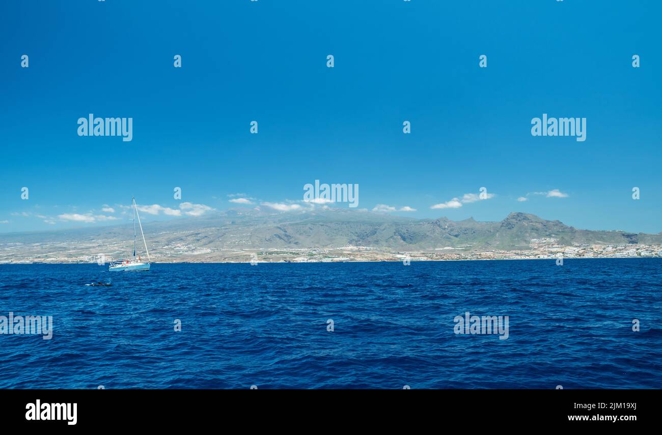 Vista de la isla de Tenerife desde el océano. Foto de stock
