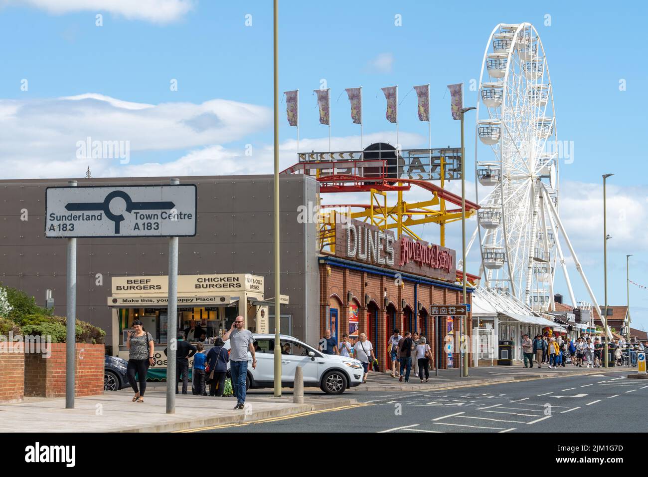 Feria de atracciones Dunes Adventure Island frente al mar en South Shields, South Tyneside, Reino Unido. Foto de stock