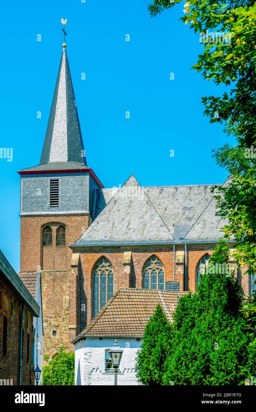 Deutschland, NRW, Kreis Düren, Linnich, Pfarrkirche San Martinus Foto de stock